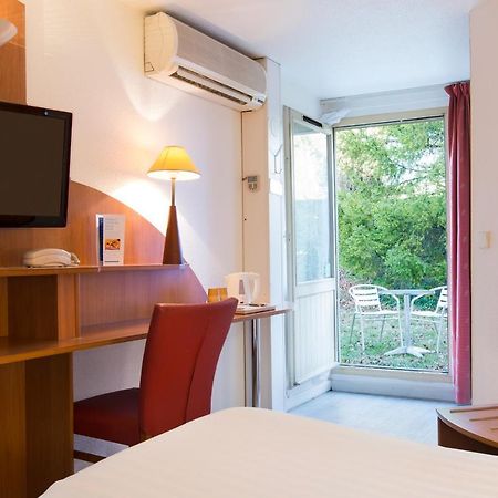 Comfort Hotel Grenoble Мелан Экстерьер фото