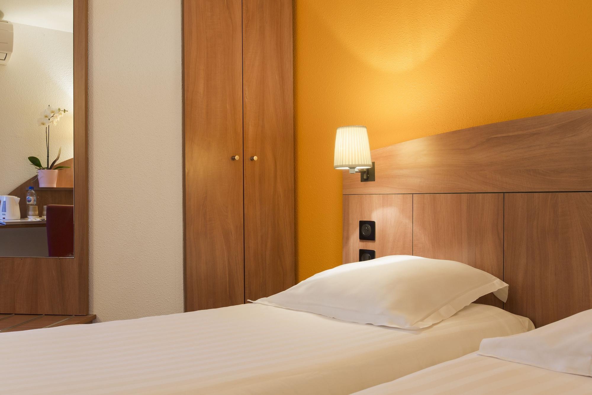 Comfort Hotel Grenoble Мелан Экстерьер фото