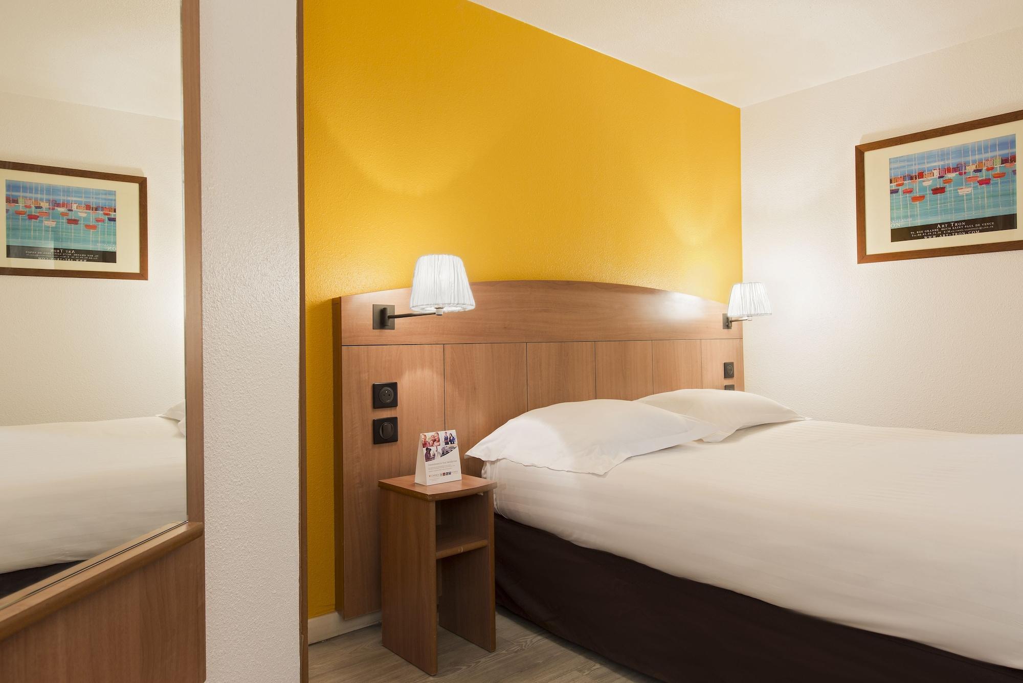 Comfort Hotel Grenoble Мелан Экстерьер фото