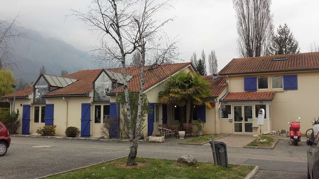 Comfort Hotel Grenoble Мелан Экстерьер фото