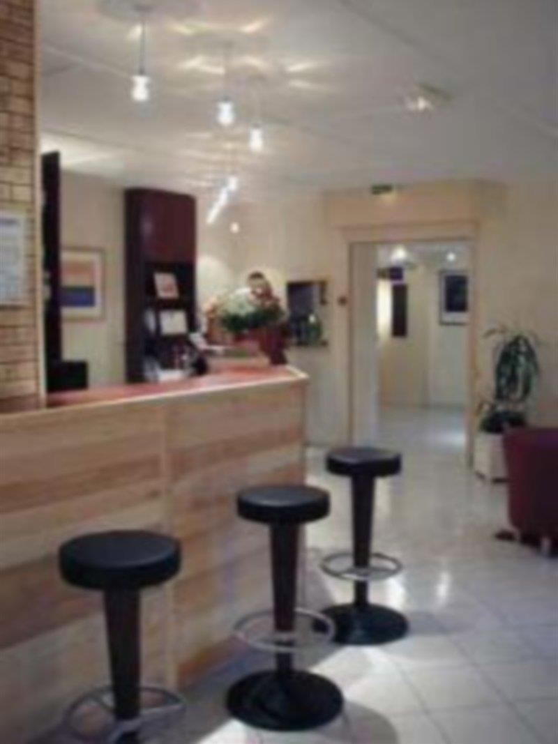 Comfort Hotel Grenoble Мелан Ресторан фото