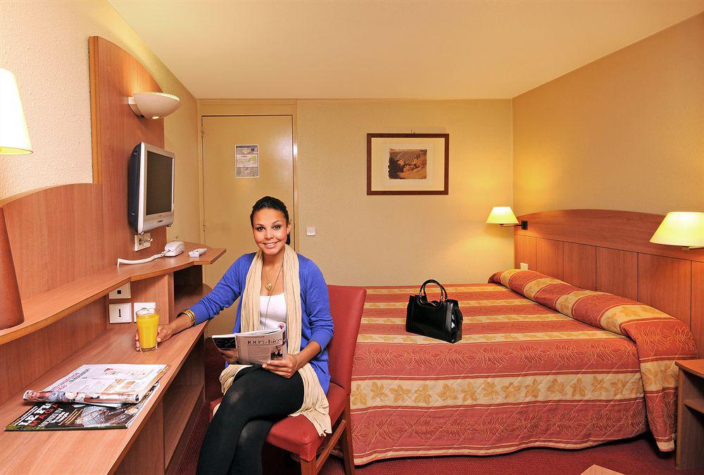 Comfort Hotel Grenoble Мелан Экстерьер фото